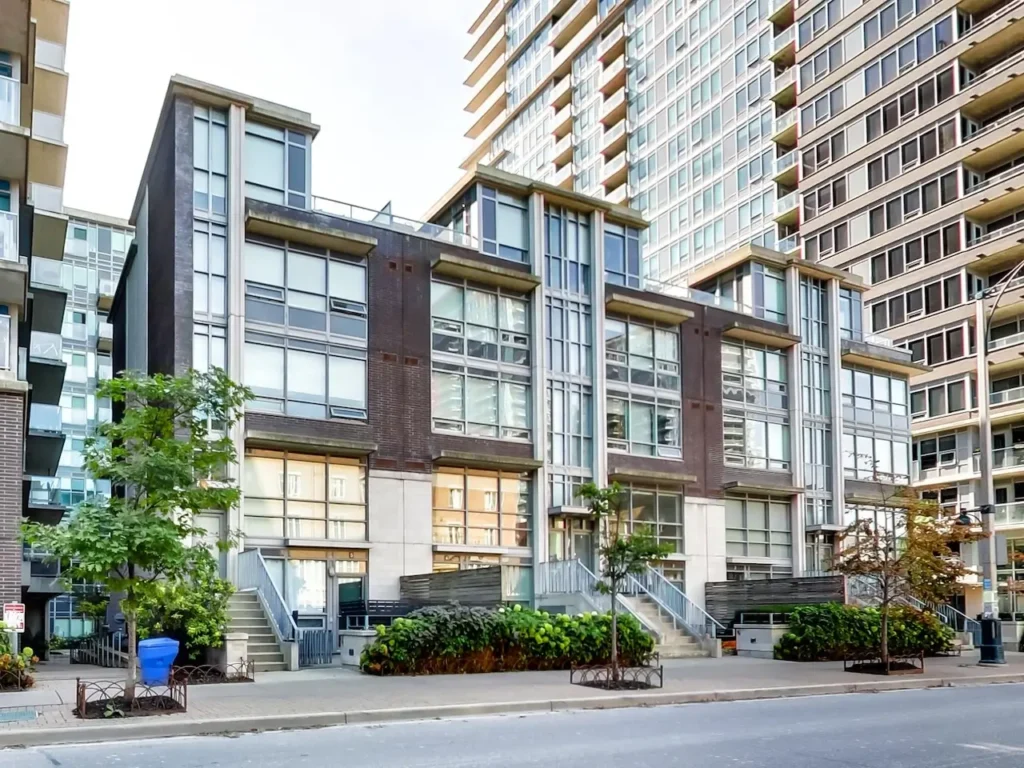 Toronto liberty village mls listing